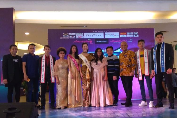 Miss Teen Indonesia 2019 berpoto bersama Mister Indonesia 2018. Tahun ini, Indonesia terpilih menjadi tuan rumah ajang pencarian bakat Mister and Miss Teen serta Mister & Miss Pre Teen International 2019.