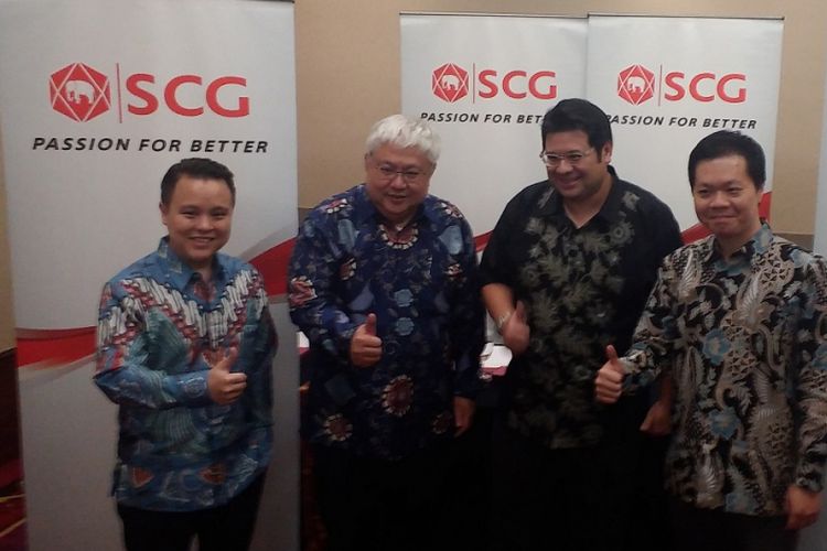 Country Director SCG Indonesia Nantapong Cantrakul (kedua dari kiri) bersama para petinggi SCG, Rabu (3/10/2018) di Jakarta. 