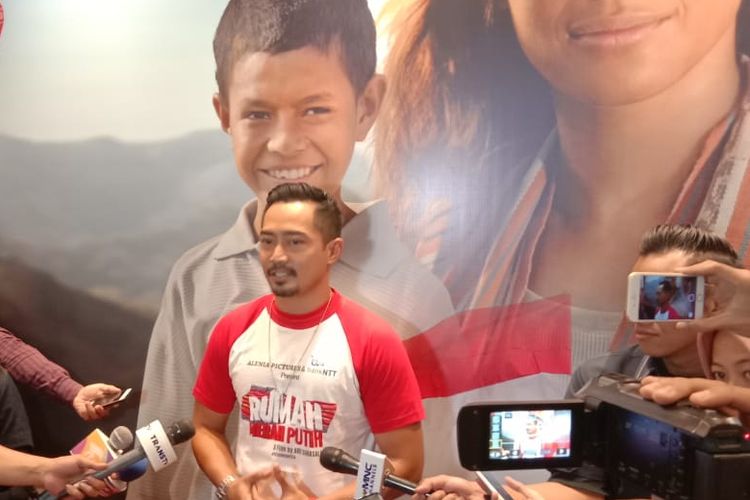 Yama Carlos saat menghadiri screening film Rumah Merah Putih di XXI Epicentrum, Kuningan, Jakarta Selatan, Senin (17/6/2019).
