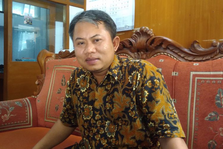 Ketua KPU Gunungkidul Ahmadi Ruslan Hani Saat ditemui Di kantornya Selasa(23/4/2019)