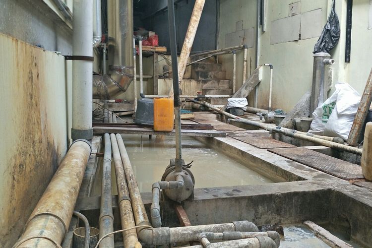 Tempat pengolahan limbah pabrik selera prima, Mekar Sari, Cimanggis, Depok, Senin (13/5/2019).