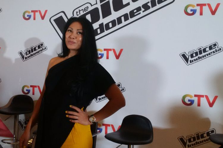 Anggun C Sasmi berpose ketika menghadiri jumpa pers The Voice Indonesia di di Auditorium MNC Tower I, Kebon Jeruk, Jakarta Barat, Rabu (12/9/2018).