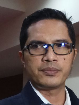 Juru bicara Komisi Pemberantasan Korupsi (KPK) Febri Diansyah menegaskan bahwa pihaknya tetap berkomitmen untuk menuntaskan kasus korupsi pengadaan kartu tanda penduduk elektronik (e-KTP). Jakarta, Jumat (29/9/2017).