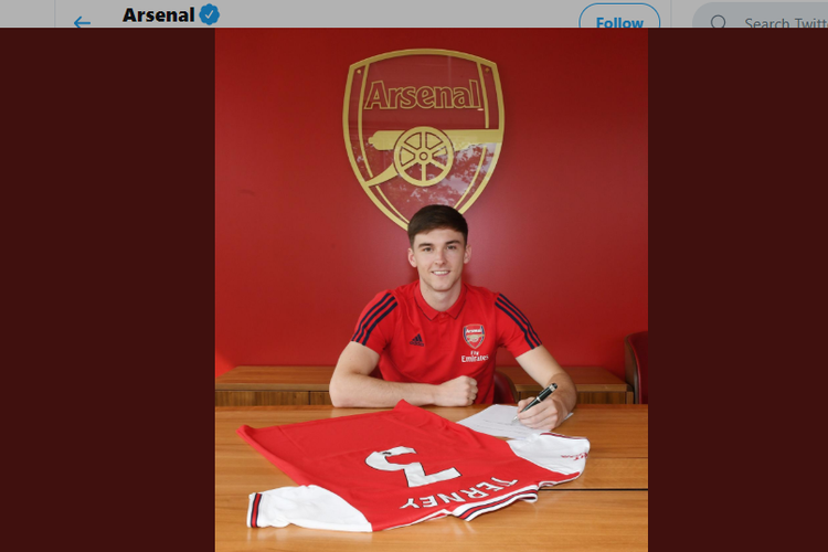 Kieran Tierney resmi bergabung dengan Arsenal. 8 Agustus 2019. 