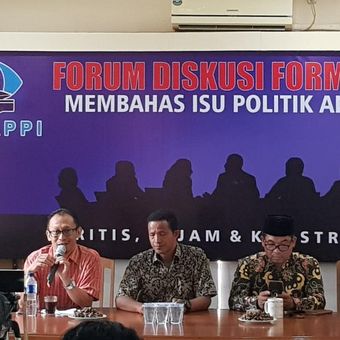 Pengamat Politik Exposit Strategic Arif Susanto saat menjadi pembicara di diskusi Formappi, Minggu (1/9/2019).