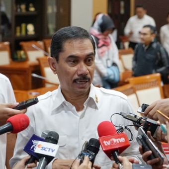 Kepala Badan Nasional Penanggulangan Terorisme (BNPT) Komjen Pol Suhardi Alius saat ditemui seusai Rapat Dengar Pendapat dengan Komisi III DPR, di Kompleks Parlemen, Senayan, Jakarta, Rabu (30/5/2018). 