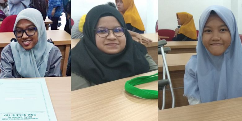 Nurfitria, Tasya dan Aulia adalah siswa berkebutuhan khusus yang mengikuti ujian SBMPTN 2018 di kampus UI (8/5/2018)