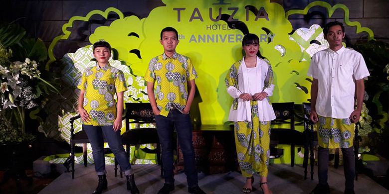 Seragam baru karyawan Tauzia Hotels yang menangani 122 hotel yakni Preference, Harris Vertu, Harris, Fox Harris, Yello dan Pop berlaku mulai tahun 2019. Seragam baru yang digarap Danar Hadi ini diperkenalkan pada ultah ke-17 Tauzia Hotels di Jakarta, Rabu (8/8/2018). 