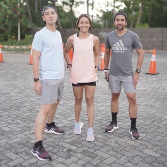 Daniel Mananta, Melanie Putria, dan Fajar Arifan yang ikut mencoba UltraBoost 19