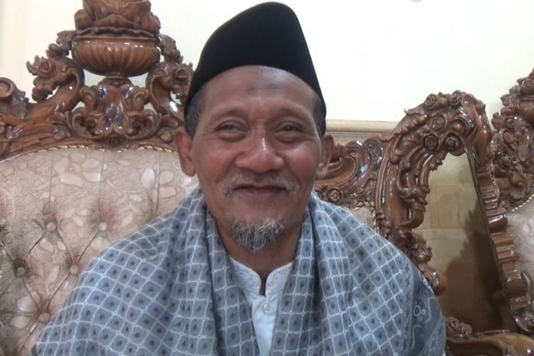 KH. M. Irfan Sholeh, pengasuh Pesantren Al-Hamidiyah Bahrul Ulum, Tambakberas, Jombang, Jawa Timur.