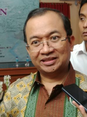 Politisi senior yang lama bergelut di Partai Golkar, Priyo Budi Santoso, kini resmi menjadi Sekjen Partai Berkarya.   Pada Kamis (12/4/2018) hari ini, Priyo mewakili partainya untuk hadir dalam Halaqah Kebangsaan di PP Muhammadiyah, Jakarta.