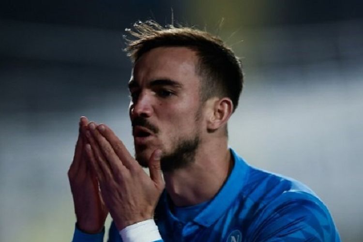 Gelandang Napoli asal Spanyol, Fabian Ruiz, merayakan gol yang dicetaknya ke gawang Atalanta.