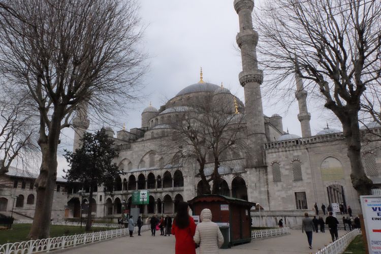 Foto Mengenal Masjid Biru Bangunan Paling Ikonik Di Istanbul Turki