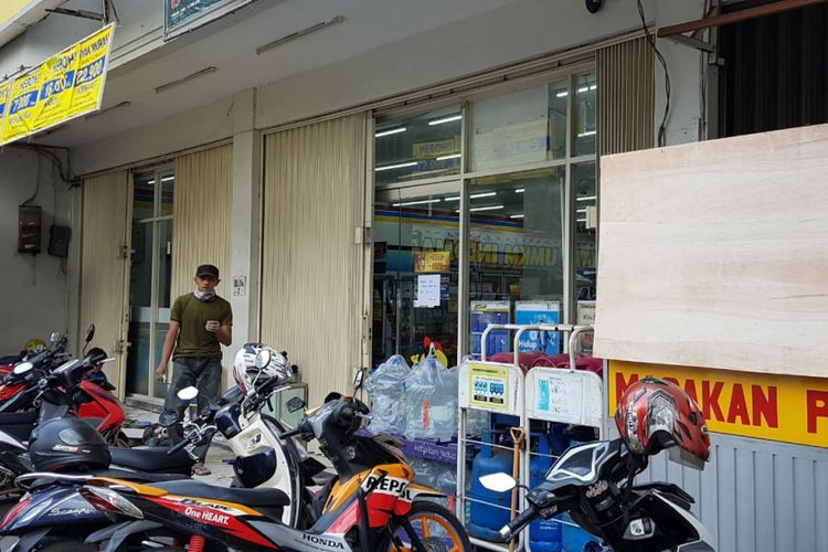 Minimarket di Utan Kayu, Jakarta Timur yang disantroni perampok, Jumat (18/5/2018).