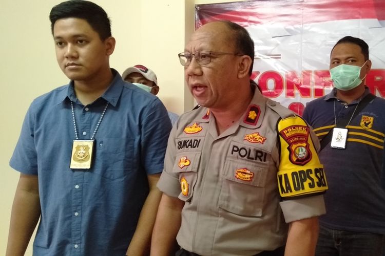 Kapolsek Pesanggrahan, Komisaris Sukadi menggelar rilis di Polsek Pesanggrahan, Jakarta Selatan, Rabu (4/9/2019)