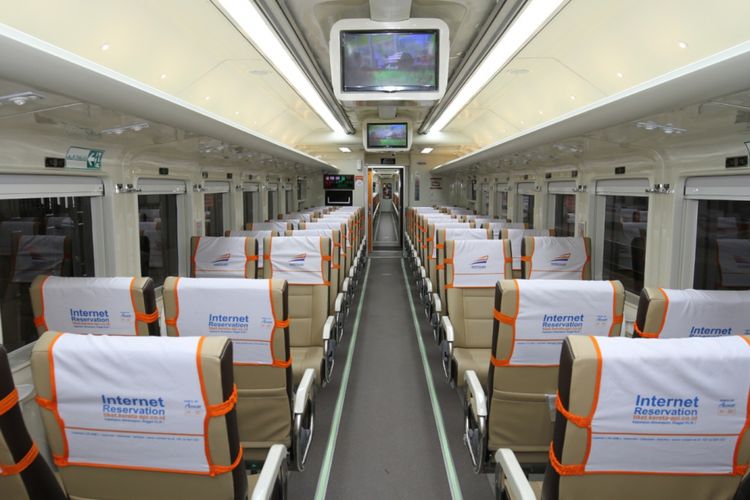 Interior Kereta Api Wijaya Kusuma baru, rute Cilacap-Banyuwangi yang berisikan kelas Premium dan Eksekutif.