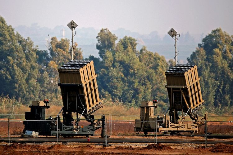 Sistem pertahanan anti-rudal buatan Israel, Iron Dome atau Kubah Besi.