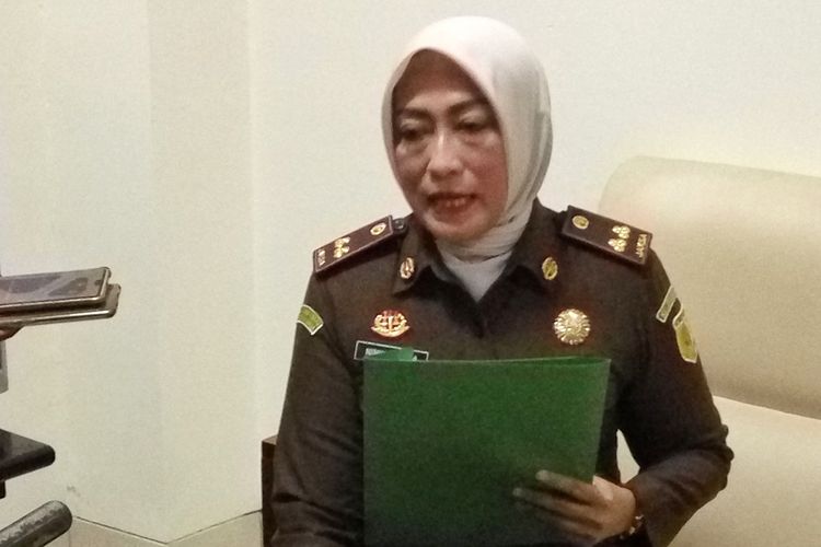 Kepala Seksi Penerangan Hukum Kejati DIY, Ninik Rahma Dwi Hastuti saat memberikan keterangan terkait seorang Jaksa di Kejari Kota Yogyakarta yang tertangkap OTT KPK