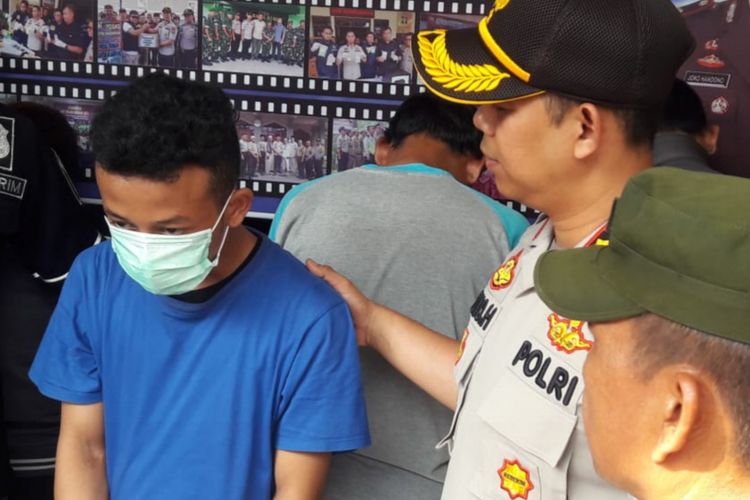Polisi tangkap pelaku yang melakukan pengancaman terhadap anggota Sudinhub Jakbar. Polsek Kembangan, Jakarta Barat, Jumat (8/2/2019)