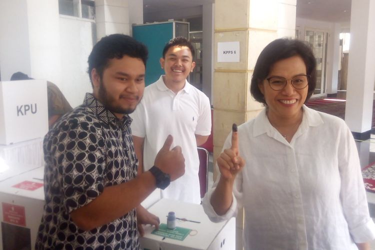 Menteri Keuangan (Menkeu) Sri Mulyani Indrawati seusai mencoblos di Bintaro, Tangerang, Rabu (17/4/2019).