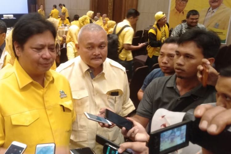 Ketua Umum Partai Golkar Airlangga Hartarto ketika menghadiri acara silaturahmi dalam rangka pemenangan pemilu 2019 dengan kader Partai Golkar di hotel Excelton Palembang, Sumatera Selatan, Minggu (3/3/2019).