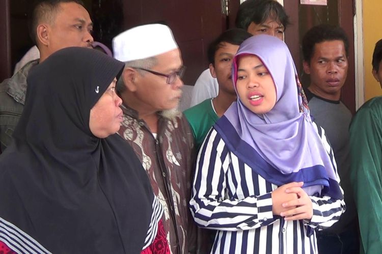 Siti Aisyah saat bertemu warga dan media di kediamannya di Kampung Rancasumur, Desa Sindangsari, Kecamatan Buaran, Kabupaten Serang, Banten, Rabu (13/3/2019)