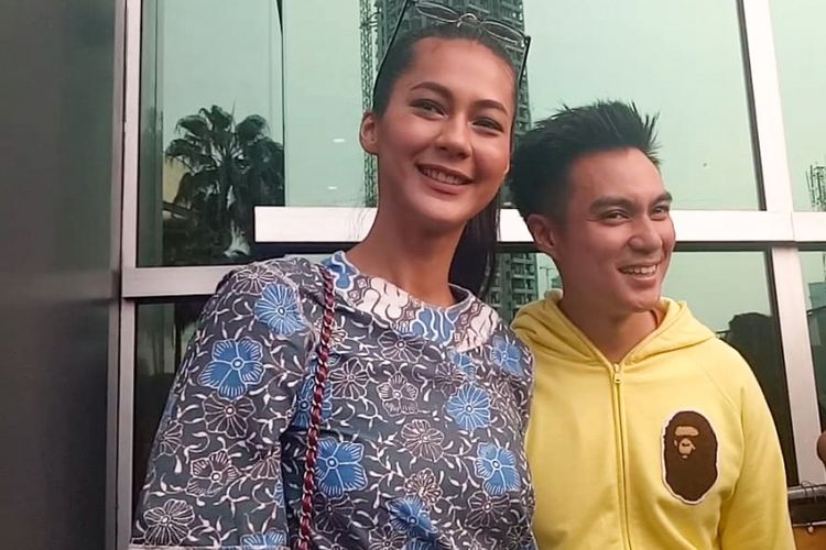 Pasangan Baim Wong dan Paula Verhoeven saat ditemui di Gedung Trans TV, Tendean, Jakarta Selatan, Selasa (4/8/2018).