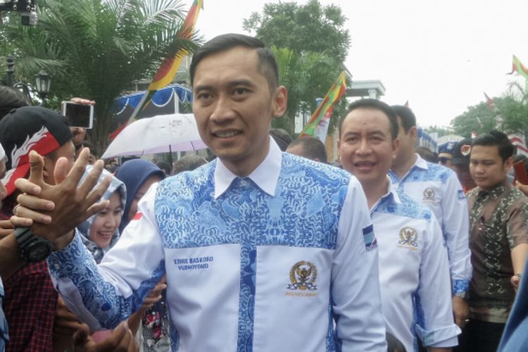 Ketua Fraksi Partai Demokrat di DPR RI Edhie Baskoro Yudhono atau Ibas saat menghadiri HUT RI ke-72 Fraksi Partai demokrat DPR RI di lapangan Puri Cikeas, Desa Nagrag, Bogor, Jawa Barat, Kamis (17/8/2017).   