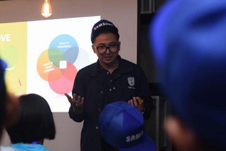 Workshop Cara Membuat Konten Asian Games 2018 Dengan Samsung Galaxy J Series, (Minggu 19/8/2018) di Jakarta, dipandu oleh Edho Zell, seorang social media influencer.