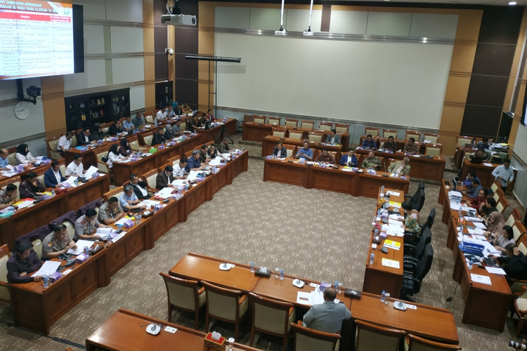 Komisi III DPR RI menggelar rapat gabungan dengan Polri, Kementerian Hukum dan HAM (Kemenkumham), dan kejaksaan Agung di Kompleks Parlemen, Senayan, Jakarta, Selasa (3/9/2019). 