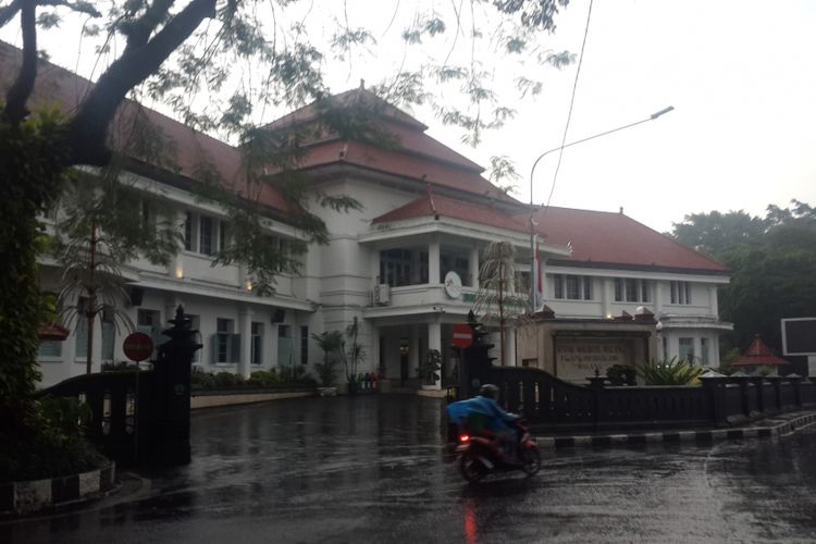 Bangunan Balai Kota Malang di Jalan Tugu Kota Malang, Rabu (3/1/2017) yang menjadi kantor Walikota Malang. Bangunan tersebut merupakan salah satu cagar budaya yang ada di Kota Malang.