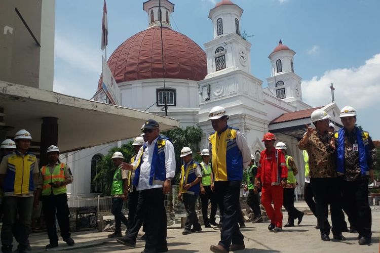 Menteri PUPR Basuki Hadimuljono mengunjungi lokasi proyek revitalisasi kawasan Kota Lama di Semarang, Jawa Tengah, Rabu (27/3/2019).