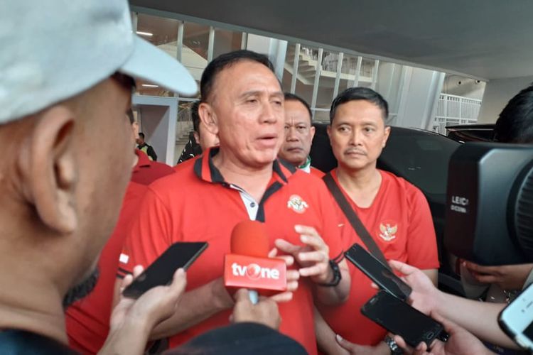 Calon Ketua Umum PSSI, M Iriawan alias Iwan Bule, hadir dalam laga final leg pertama Piala Indonesia 2018 yang mempertemukan Persija Jakarta vs PSM Makassar di Stadion Utama Gelora Bung Karno (21/7/2019).