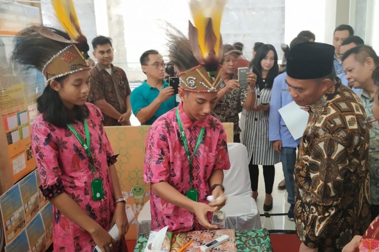 Mendikbud hadir memberi dukungan pada tumbuhnya semangat inovasi dan kewirausahaan dalam kegiatan FIKSI 2018 yang digelar di Yogyakarta, 1-6 Oktober 2018.