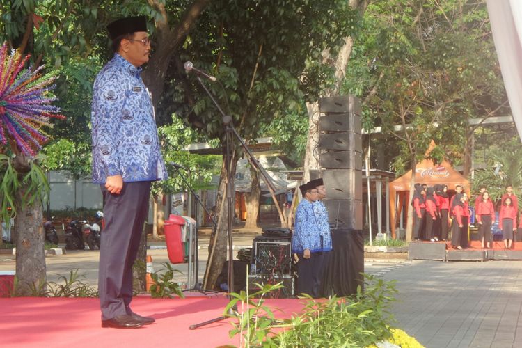 Gubernur DKI Jakarta Djarot Saiful Hidayat dalam upacara Hari Kesaktian Pancasila di Lapangan IRTI Monas, Senin (2/10/2017). 