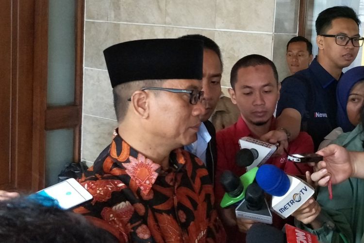 Wakil Sekjen Partai Amanat Nasional (PAN) Yandri Susanto saat ditemui di rumah dinas Wakil Ketua MPR Zulkifli Hasan, Kompleks Widya Chandra, Jakarta Selatan, Senin (25/6/2018).