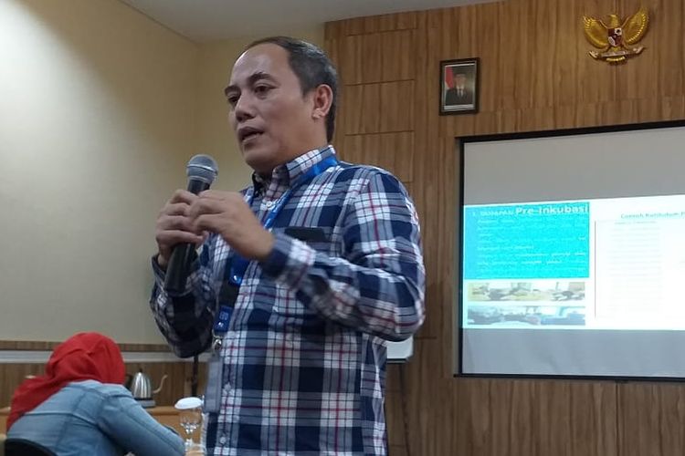 Kepala Desk Inkubator Bisnis Mikro dan Ritel BRI Djoko Purwanto pada acara temu media di Cianjur, Jawa Barat, Sabtu (6/4/2019).