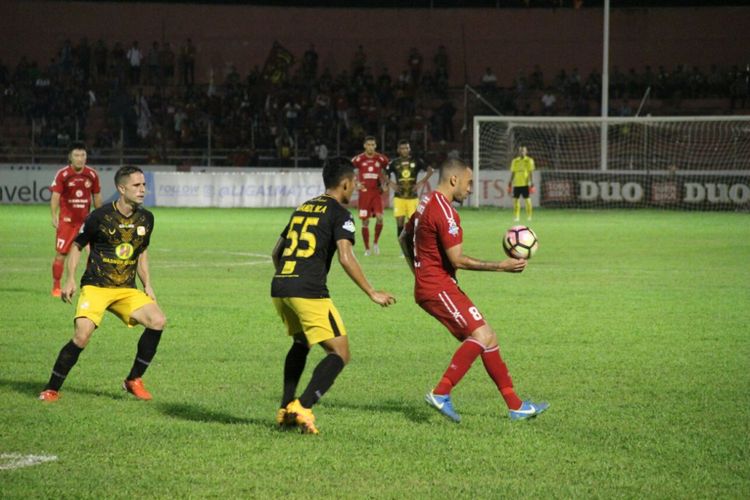 Semen Padang semakin mendekati zona degradasi usai dikalahkan Barito Putra 2-1 dalam Liga 1 Indonesia di Stadion H Agus Salim Padang, Senin (25/9/2017). Ist