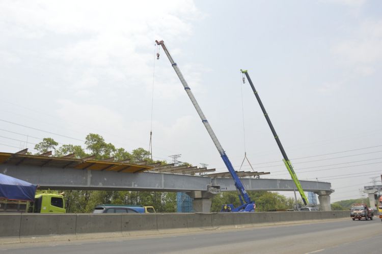 Pekerjaan konstruksi Tol Jakarta-Cikampek II (Elevated).