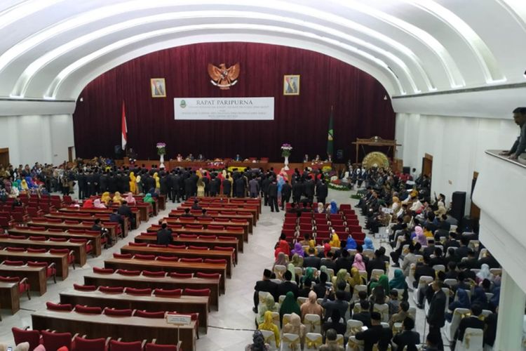 Para anggota DPRD Jabar periode 2019-2024 resmi dilantik di Gedung Merdeka, Jalan Asia Afrika, Kota Bandung, Senin (2/9/2019).