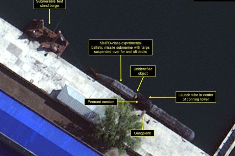 Satelit mengambil gambar kegiatan di galangan kapal Sinpo, Korea Utara yang diyakini tengah membangun sebuah kapal selam.