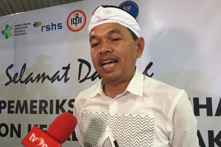 Bakal calon wakil gubernur Jabar Dedi Mulyadi saat hadir di RSHS Bandung untuk menjalani tes kesehatan, Kamis (11/1/2018).