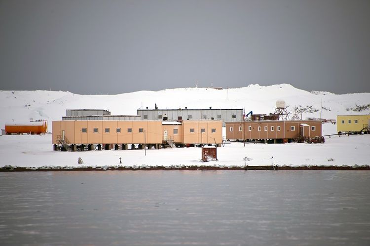 Stasiun penelitian Bellingshausen milik Rusia di Pulau King George, Antartika.