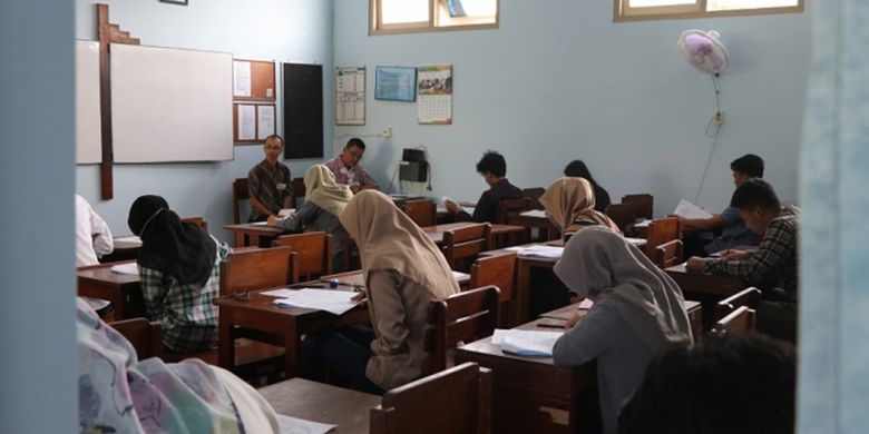 Ujian Tulis UGM serentak dilaksanakan di 4 kota dan diikuti lebih dari 60 ribu peserta (8/7/2018)