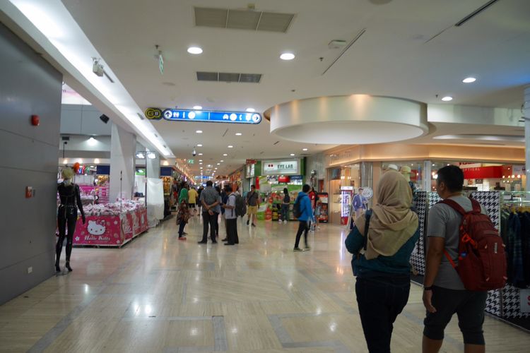 Peserta Cordela Vaction wisata belanja di MBK Mall, Bangkok, Thailand, Selasa (6/2/2018). 