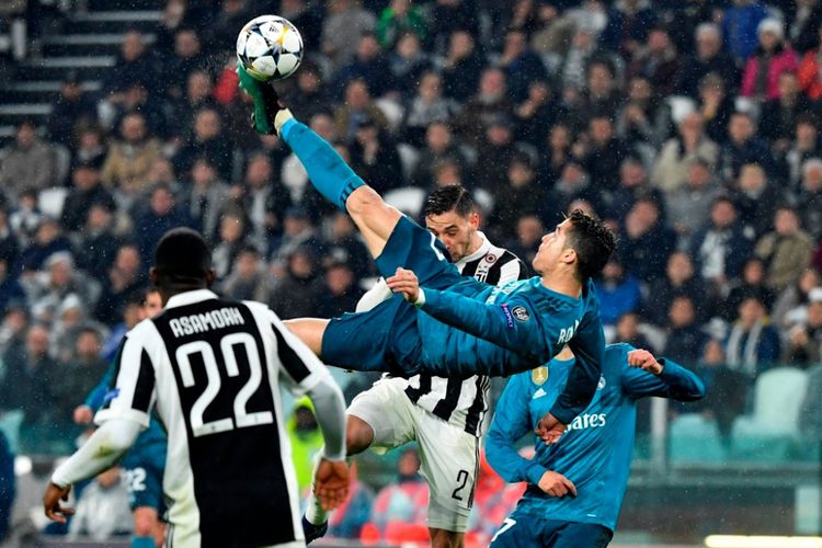 Gol akrobatik Cristiano Ronaldo menandai kemenangan Real Madrid atas Juventus di Stadion Allianz, Selasa (3/4/2018). 