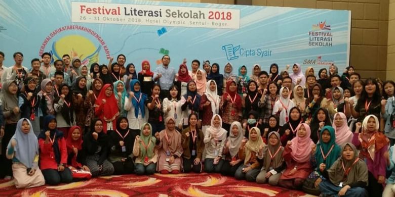 Penyelenggaraan Festival Literasi Sekolah berlangsung 26-31/10/2018 di Sentul, Bogor, Jawa Barat. Sebanyak 100 finalis tingkat SMA/MA/Homeschooling se-Indonesia turut berpartisipasi di bidang Cipta Komik, Cipta Cerita Pendek (Cerpen), dan Cipta Syair.