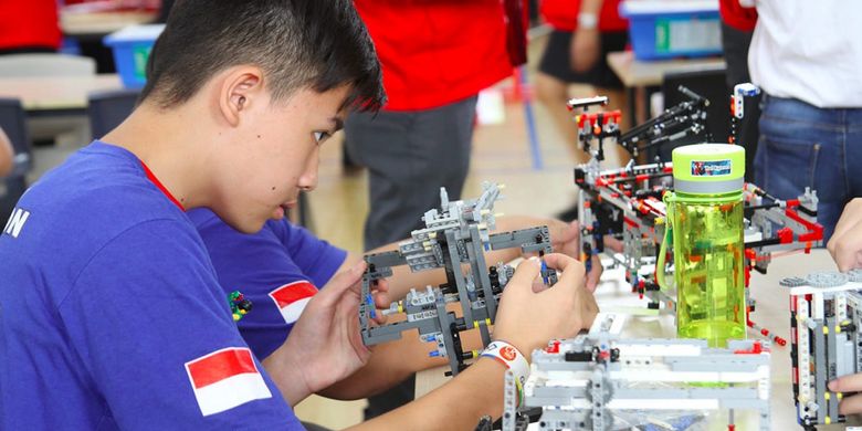 Sinarmas World Academy (SWA) menjadi tuan rumah kompetisi pertama First Lego League (FLL) di Indonesia (25/8/2018).