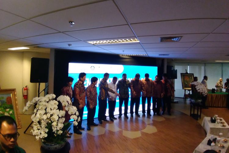 Penandatanganan kerjasama sinergi antara tujuh BUMN dan anak usahanya di Kantor Kementrian BUMN di Jakarta, Kamis (15/3/2018)