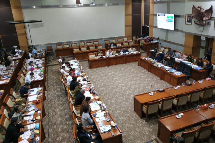 Komisi III DPR RI menggelar rapat dengan Mahkamah Agung, Komisi Yudisial, Mahkamah Konstitusi, MPR, dan DPD, Rabu (12/6/2019).